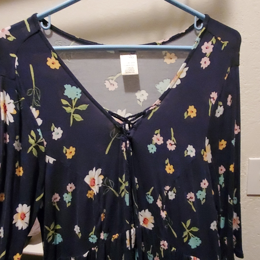 Terra & Sky navy floral tunic